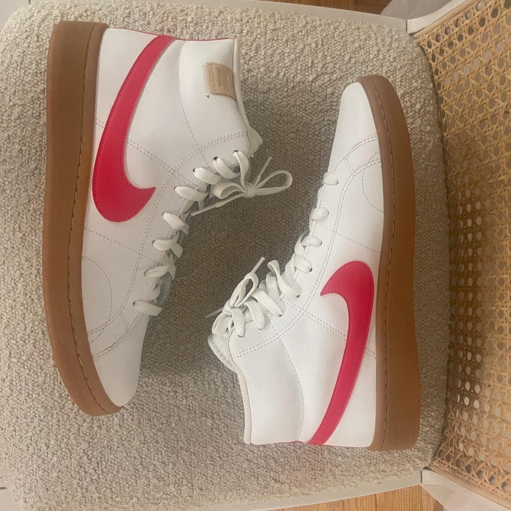 NWOT Nike Court Royale 2 Mid C21725101 White Red Sneakers - Picture 3 of 10